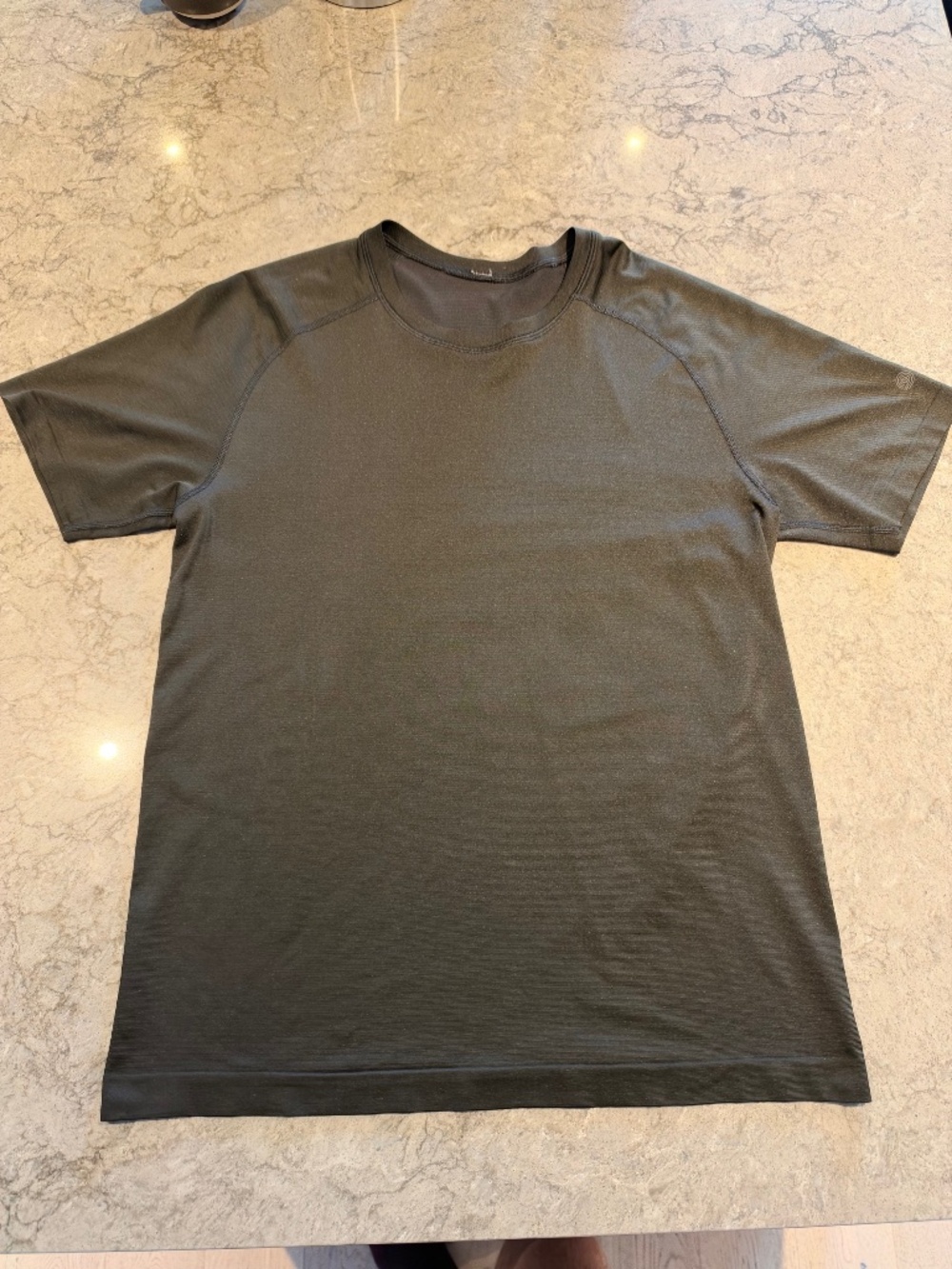 lululemon Metal Vent Tech Short-Sleeve Shirt medium toronto edition